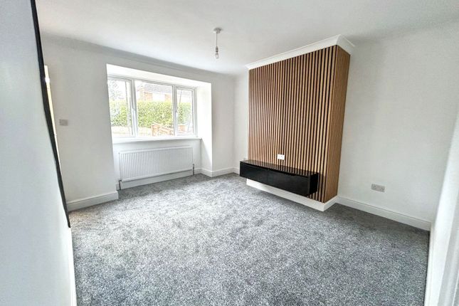 Raylees Gardens, Dunston, Gateshead... 2 bed semi