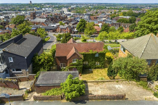 Harvey Road, Guildford, Surrey, GU1 5 bed detached house for sale