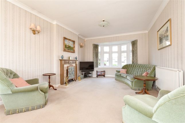 Cronks Hill Close, Redhill, Surrey 3 bed detached house for sale