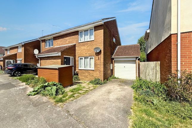 Curtis Avenue, Abingdon OX14 3 bed semi