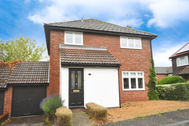 4 bedroom link detached house for sale