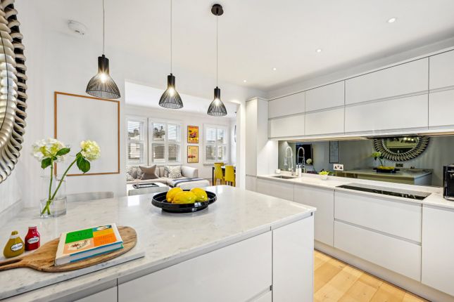 Chesilton Road, Fulham, London, SW6 3 bed maisonette for sale