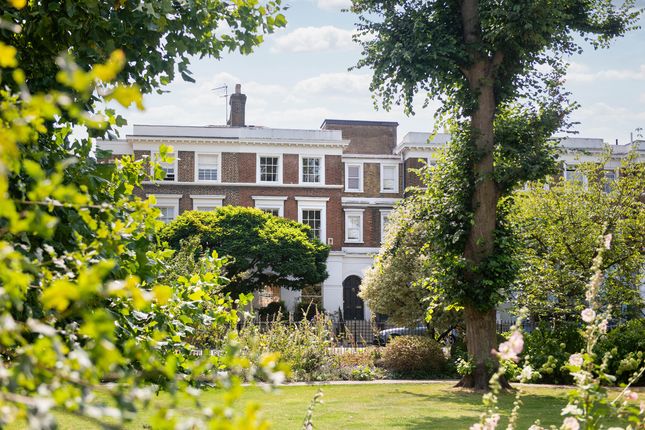 St. James's Gardens, London W11 4 bed terraced house for sale