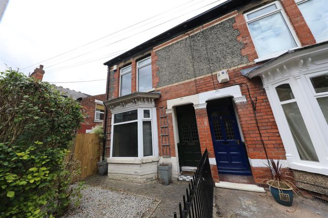 Alandale, Goddard Avenue, Hull 2 bed end of terrace house for sale