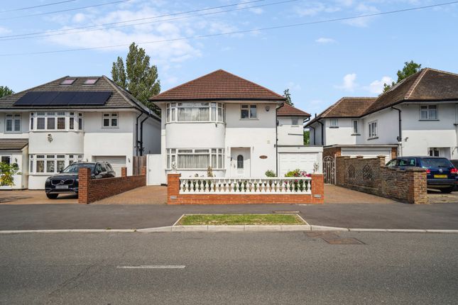 St Thomas Drive, Pinner, HA5 5 bed detached house for sale