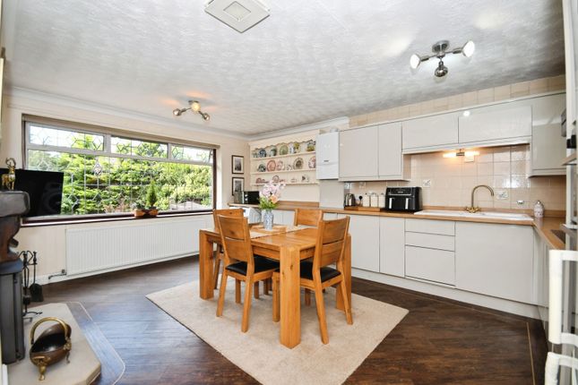 2 bedroom detached house for sale