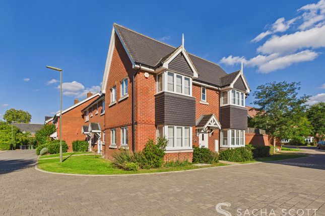 Ethel Bailey Close, Epsom, KT19 3 bed semi