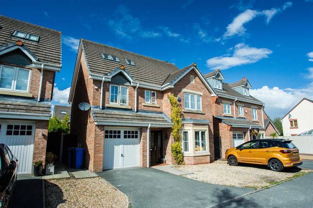 6 bedroom detached house for sale