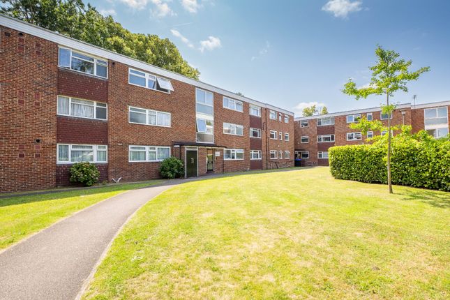 Devana End, Carshalton SM5 3 bed apartment for sale