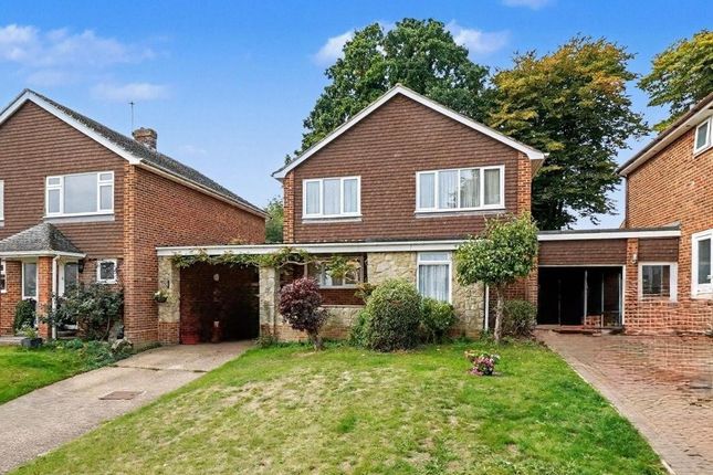 Queendown Avenue, Rainham 4 bed link detached house for sale