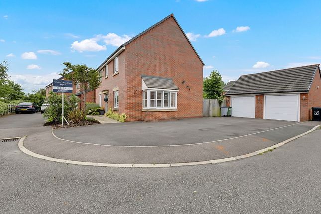 Mallard Place, Sandbach CW11 4 bed detached house for sale