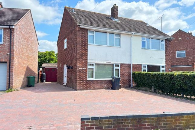 Paygrove Lane,Longlevens, Gloucester 3 bed semi
