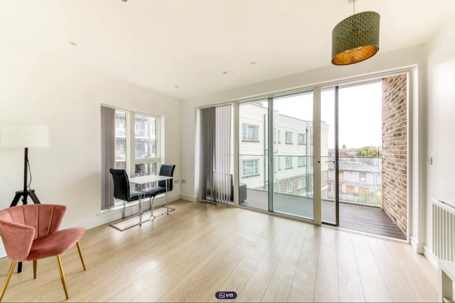 Cherry Orchard Road, Croydon CR0 2 bed apartment for sale