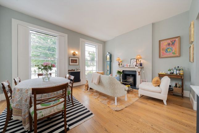 Sussex Street, London SW1V 4 bed flat for sale