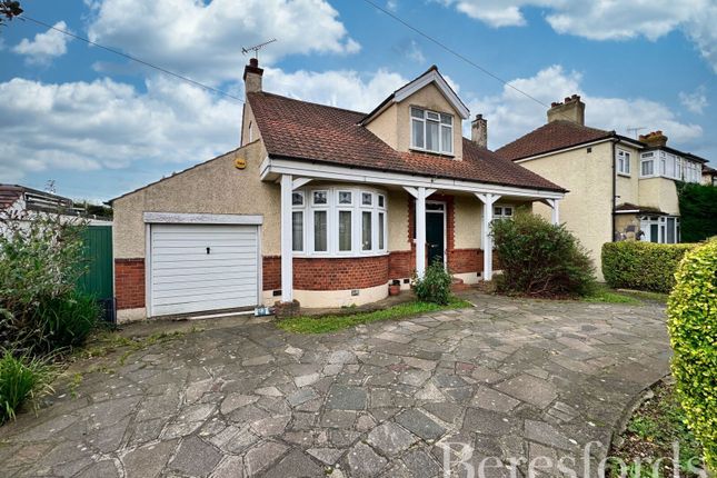 Wingletye Lane, Hornchurch, RM11 4 bed bungalow for sale