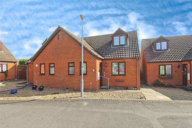 Kensington Close, Trowbridge 3 bed semi