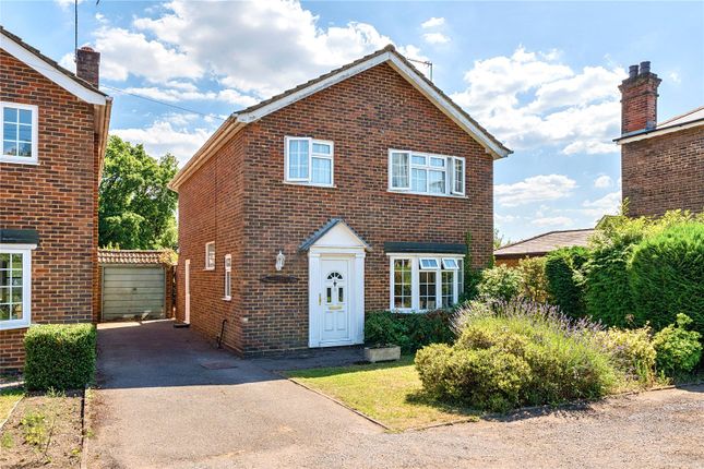 Guildford Road, Ash GU12 3 bed detached house for sale