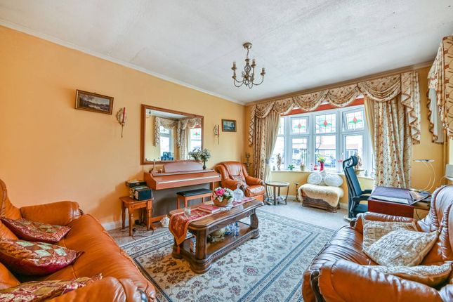 Lyndhurst Avenue, Twickenham, TW2 3 bed house for sale