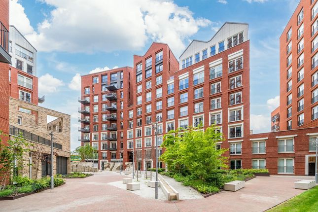 7a Exchange Gardens, London SW8 1 bed flat for sale