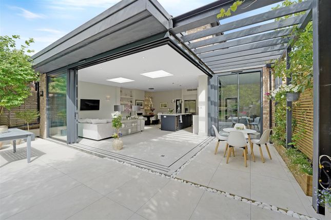 Vallis Way, London W13 4 bed semi