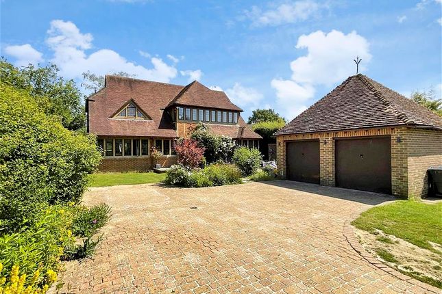 5 bed detached house