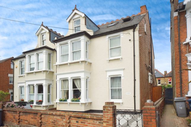 5 bedroom semi-detached house for sale