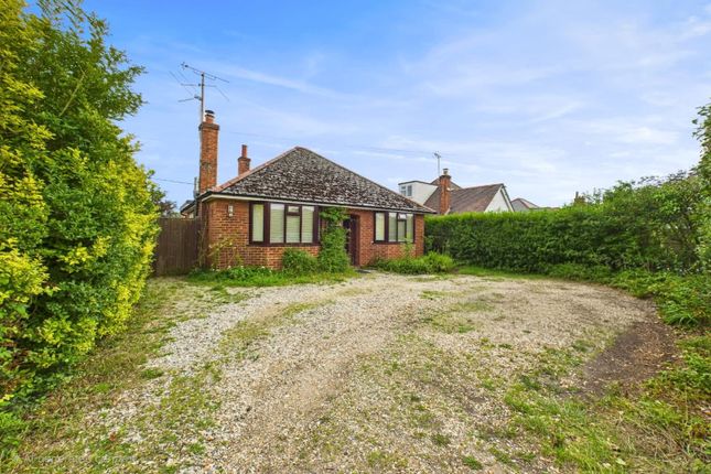 Bath Road, Padworth, Reading... 2 bed bungalow for sale