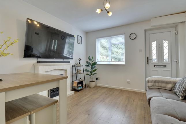 1 bedroom maisonette for sale