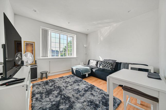Perry Vale, London, SE23 3 bed flat for sale
