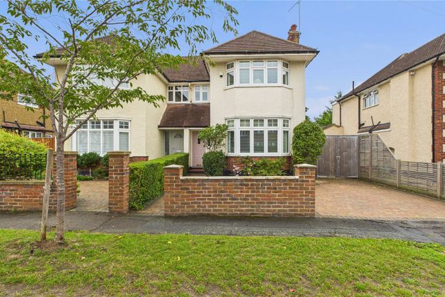 Rosehill Avenue, Surrey GU21 3 bed semi