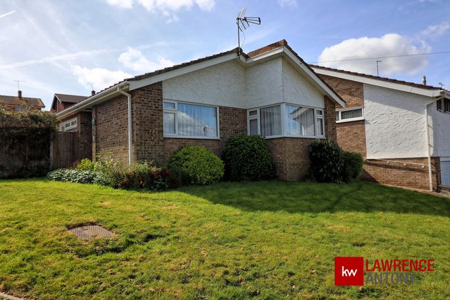 Drakes Way, Rayleigh, SS6 2 bed detached bungalow for sale