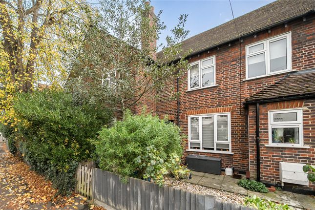 Stanley Gardens Road, Teddington, TW11 2 bed flat for sale