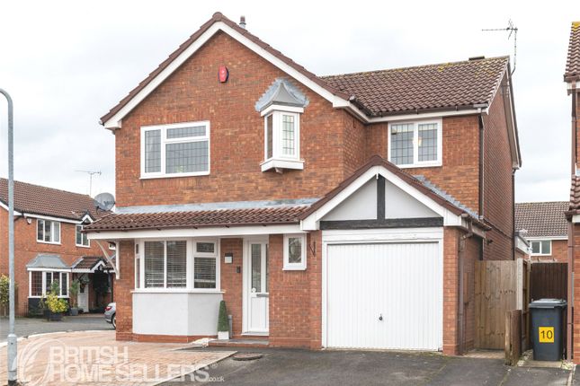 4 bed detached house