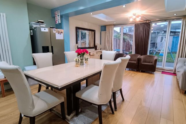 4 bed end terrace house