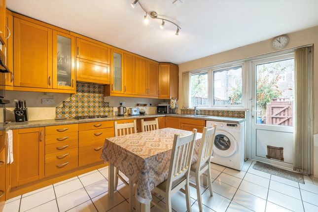 Montague Square, London SE15 3 bed terraced house for sale