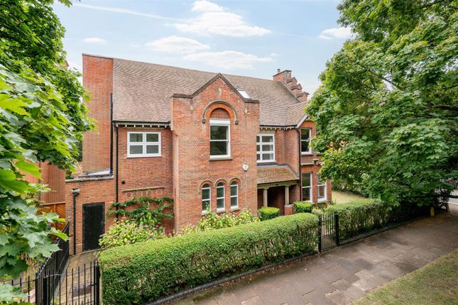 Park Avenue, Bedford 7 bed detached house for sale