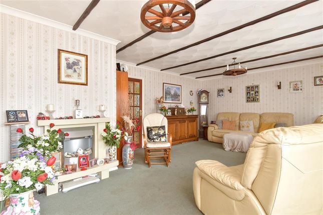 Neal Road, West Kingsdown, Sevenoaks... 3 bed chalet for sale