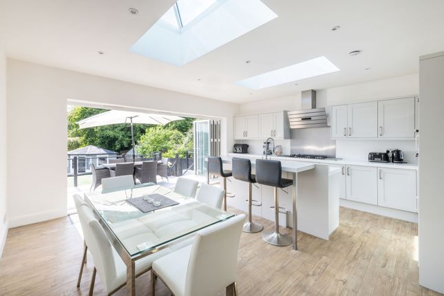 Whitethorn Avenue, Coulsdon, CR5 3 bed detached house for sale