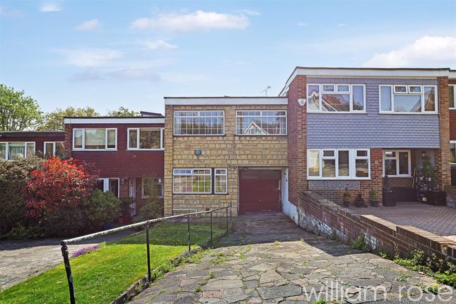 Monkchester Close, Loughton IG10 3 bed terraced house for sale