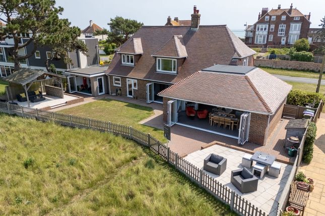 Madeira Road, New Romney TN28 4 bed detached house for sale