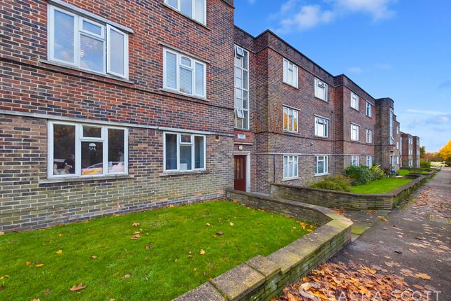 Eastgate, Banstead, SM7 1 bed flat for sale