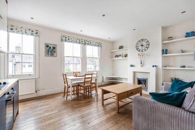 Siddons Road, London 2 bed flat for sale