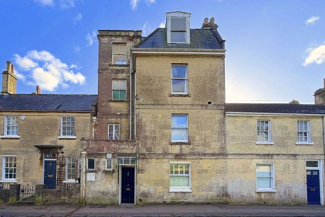 6 bedroom terraced house for sale