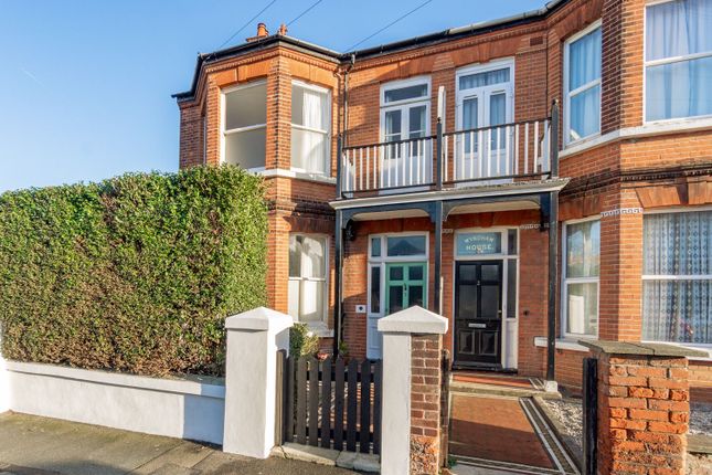 Wyndham Avenue, Margate CT9 4 bed end of terrace house for sale