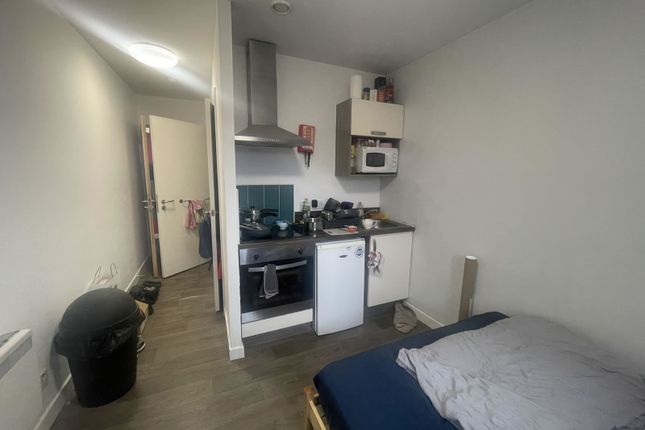 Studio flat for sale
