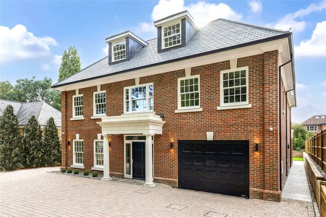 Woodside Road, Cobham, Surrey, KT11 5 bed detached house for sale