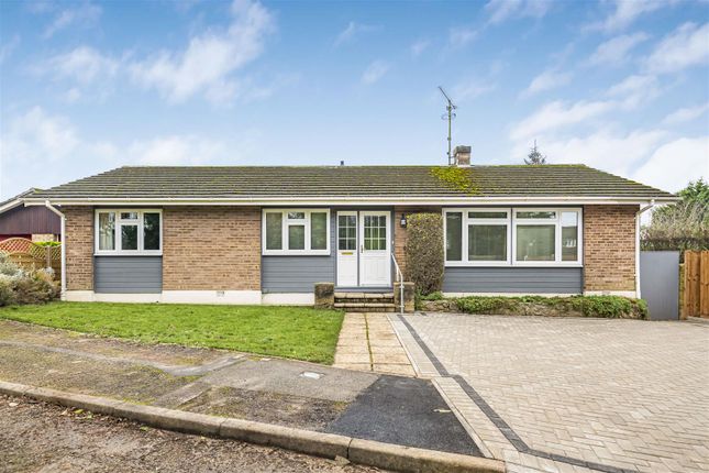 Southerndene Close, Tilehurst, Reading 4 bed detached bungalow for sale