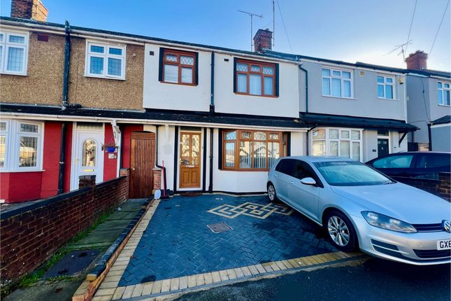 Blundell Road, Luton, Bedfordshire 3 bed terraced house for sale