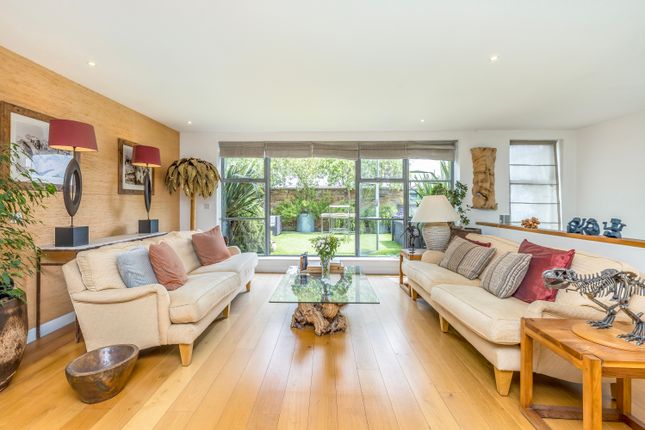 Battersea High Street, London SW11 2 bed duplex for sale