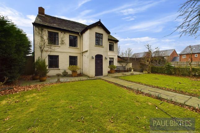 4 bed detached house